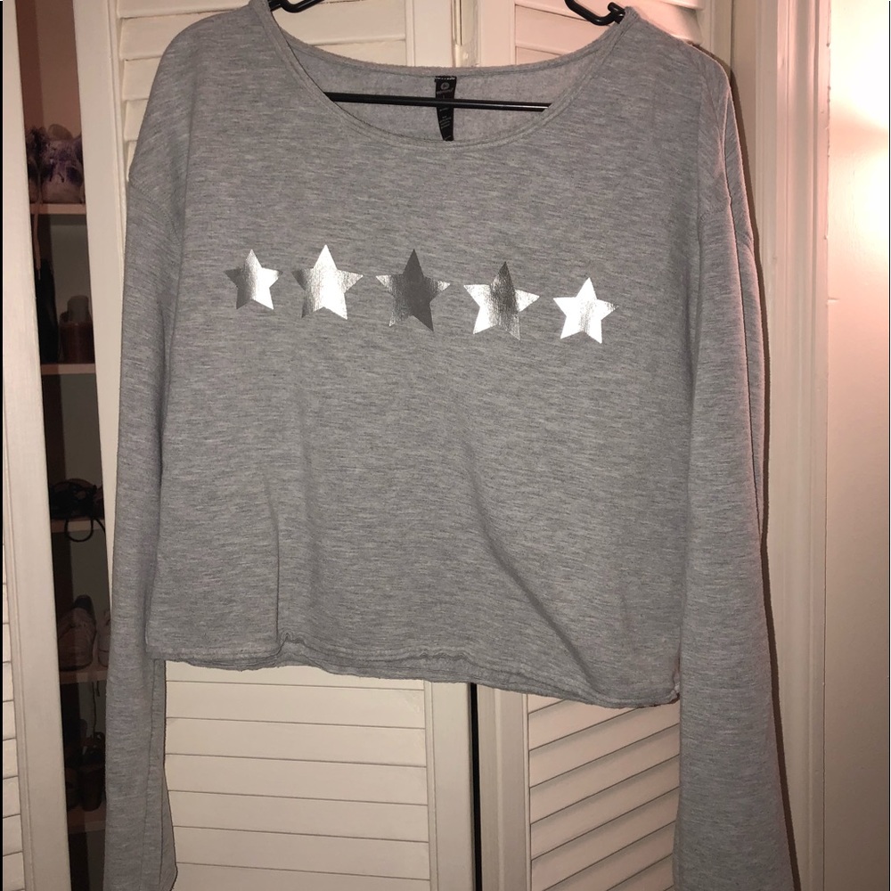 Cropped star sweatshirt